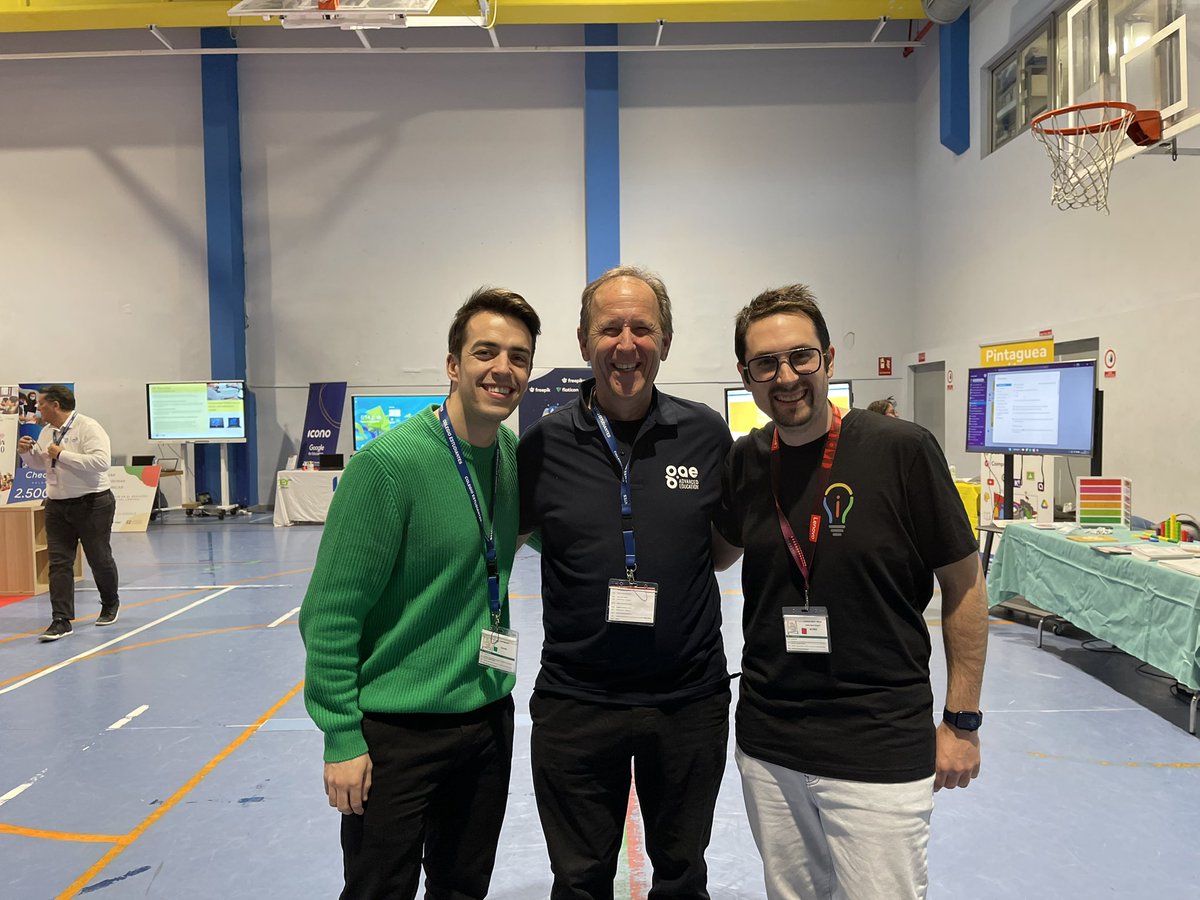 Como el evento #GEGcumple10 <a href="/GEGSpain/">GEG Spain</a> ha ido de cine, ha llegado el momento de lo créditos 🎞️

Muchas gracias a todo el mundo que se ha pasado por el stand y por mi taller para conocer todo lo nuevo de <a href="/genially_es/">Genially (Español)</a> pero especial mención a #GeniallyCommunity por 🧵