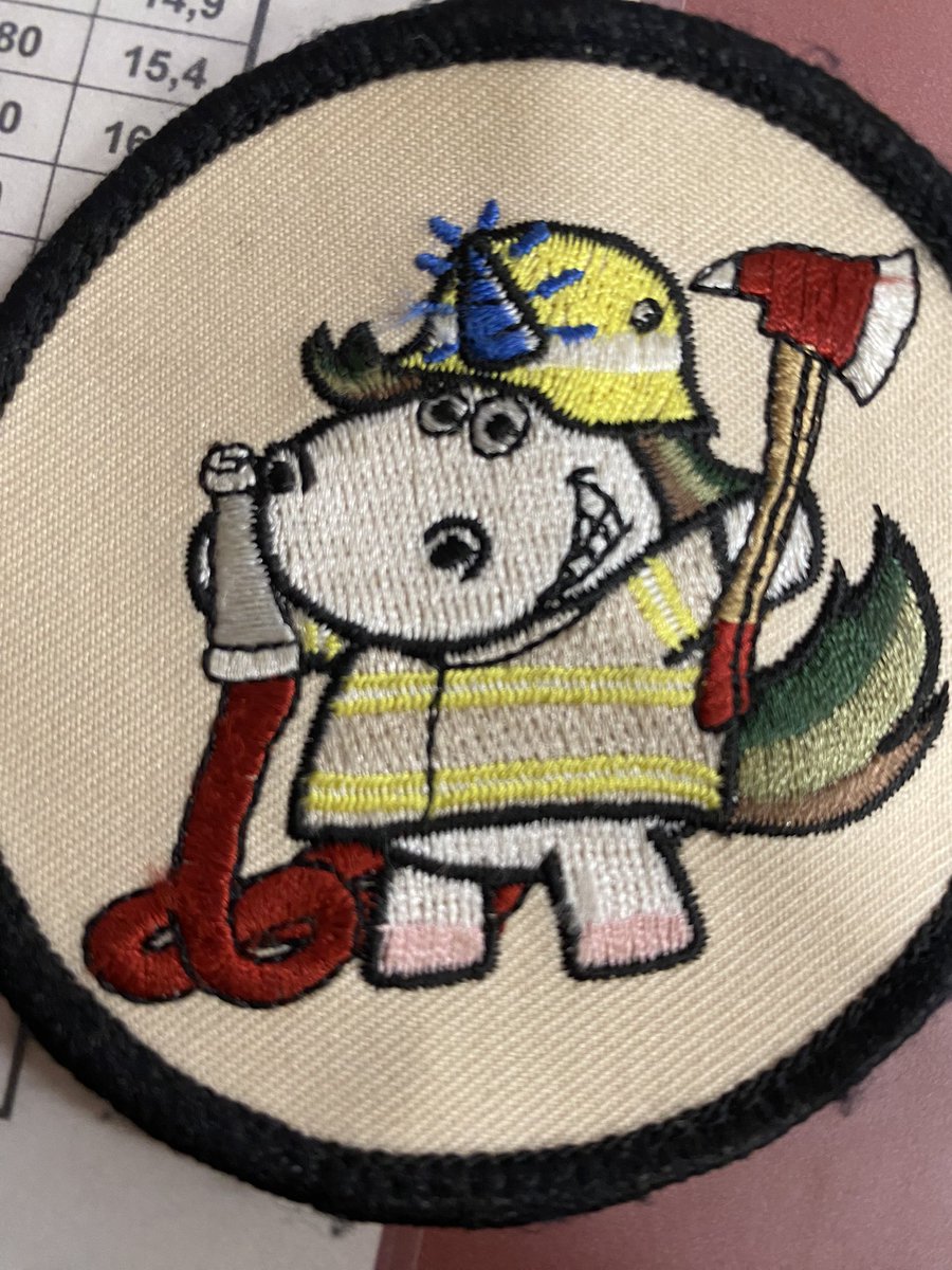 Jetzt kann mir keiner mehr was. Nimm das brennendes Essen im Kochtopf.