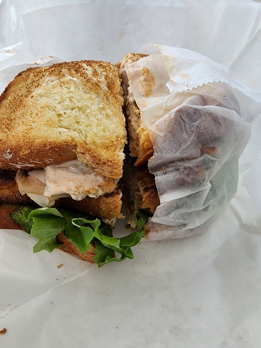 dcDesignSuite's tweet image. The Quintessential Club (@ Kaufman's Bagel &amp;amp; Delicatessen in Skokie, IL) swarmapp.com/c/76Rkvfzq2Aw