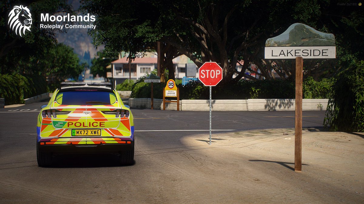 T9R_Police's tweet photo. Officers within #LPU here at @MoorlandsRPC can state their preference to patrol either as part of our Rural LPU team or Urban LPU team! 👮

This offering a diverse approach to both the policing in-game and the patrols overall! 

#Fictional #FiveM #MoorlandsRPC https://t.co/h2jrEdojGw