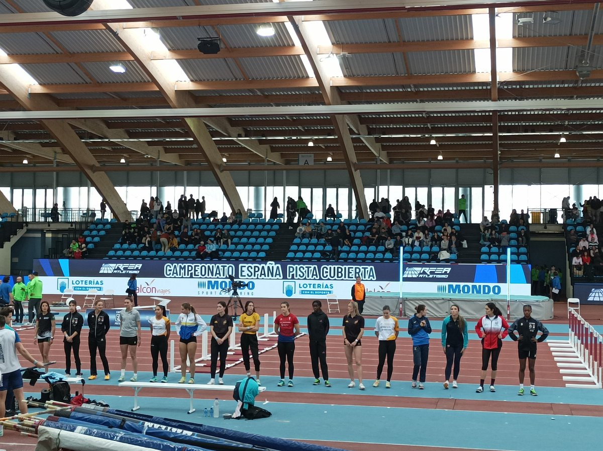 paucg_amposta's tweet photo. No ha estat el resultat somiat i desitjat, cert, però ha estat el 1r campionat d'Espanya absolut per @andreeasabou_ i segur que no serà l'últim.
11a posició total i 10a espanyola amb 5.74m
Molt content i orgullós de la temporada de pista coberta realitzada. https://t.co/oaCj4V6kwU