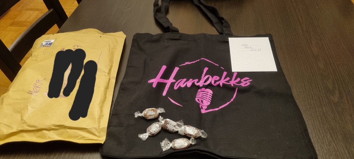 glattules's tweet photo. Ich hatte heute die #hanbag von @hanbekks in der Post. Ist die cool? Die ist so was von cool sage ich euch ๐ auch hier noch einmal vielen lieben Dank ๐ https://t.co/XDTNIjjJJW