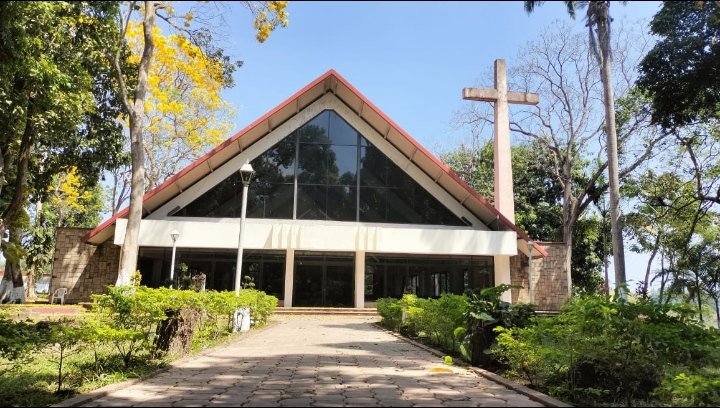 SebastinDeLen19's tweet photo. Capilla del Seminario Menor San José https://t.co/FfAbb1D3mU