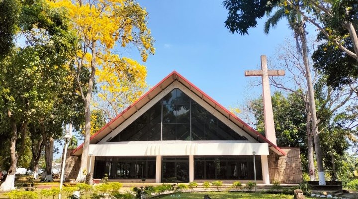 SebastinDeLen19's tweet photo. Capilla del Seminario Menor San José https://t.co/FfAbb1D3mU