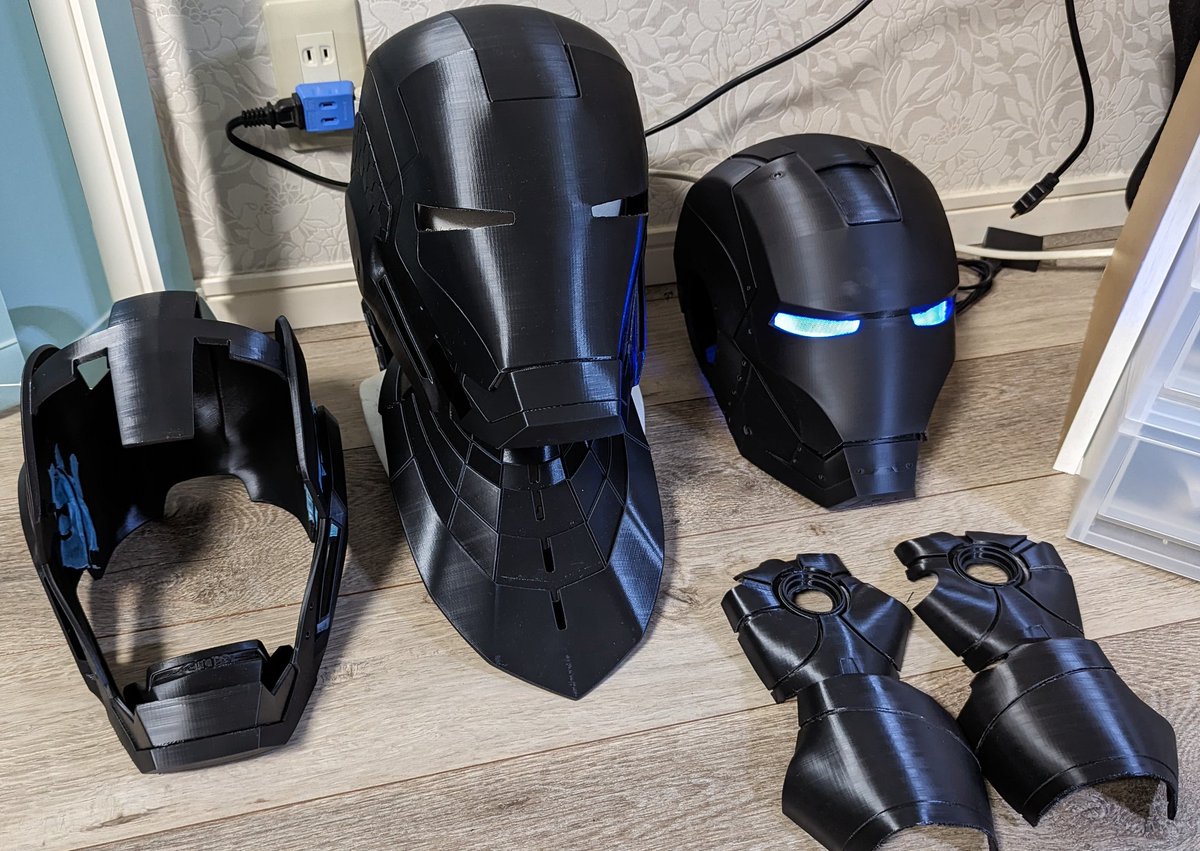 DJmizuhara's tweet photo. #3dprinting yet another #ironman helmet, this time the awesome #Walsh3d #starboost helmet with a removable chin which is held together by magnets. #elegoo
#neptune3pro
#3dprint
#marvel
#MarvelsAvengers https://t.co/D1HfZWEC08