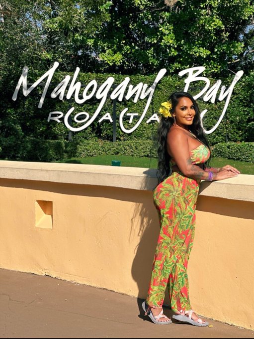 Travel more! Mahogany Bay 🚢  https://t.co/QJ1jn7NUP1 https://t.co/fya1VZIz1M