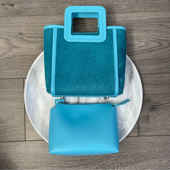 So good I had to share! Check out all the items I'm loving on <a href="/Poshmarkapp/">Poshmark</a> #poshmark #fashion #style #shopmycloset #staud #michaelkorscollection: posh.mk/rv8LnHVHwxb