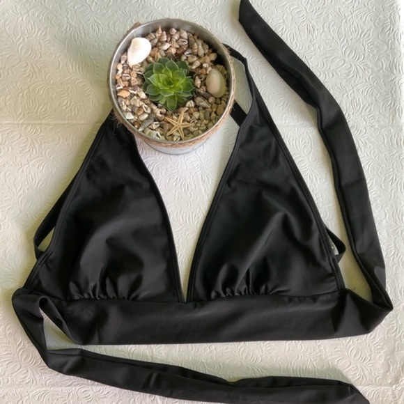 Sashalb29's tweet photo. So good I had to share! Check out all the items I'm loving on @Poshmarkapp from @rebekahnsingh #poshmark #fashion #style #shopmycloset #sunnymia #sandradarren: https://t.co/pprFANqggh https://t.co/XnUXR7953v