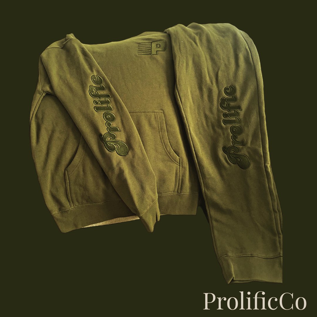 Austin_Island's tweet photo. Nothing just dropping some 🔥🔥🔥🔥🦠🧩💚 on my TL.
Sizes XS-XL available
Shipping worldwide 🌎 and On hand delivery 🚚
DM to purchase
#fahsion #joggersets #highlyproductive #🅿️ #blackowned #supportsmallbusiness #quality #joggerseason https://t.co/vA9Bzkz3MQ