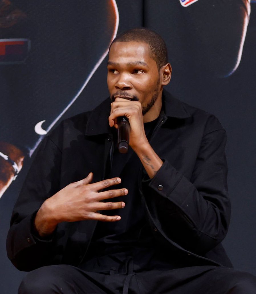 TheDunkCentral's tweet photo. Kevin Durant doesn’t understand why All-Stars would feel slighted by being picked last in the All-Star game 

“It’s like the brokest millionaire getting picked.” https://t.co/5byo532QDN