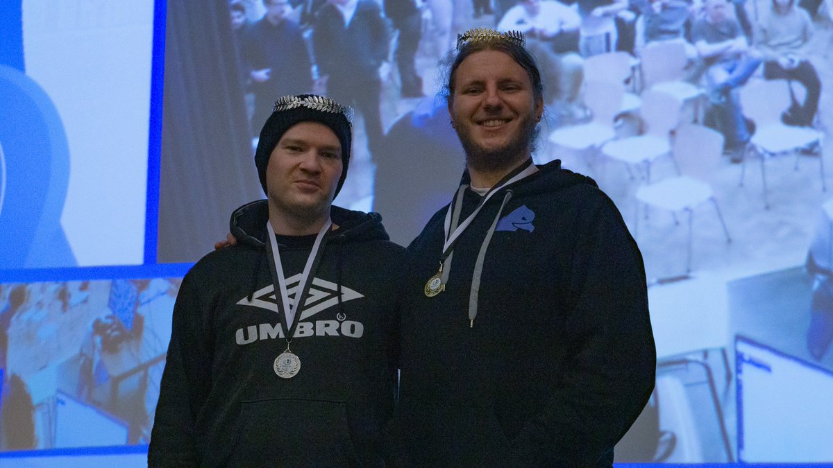 osna_gaming's tweet photo. #SmashOlymp🌿 #Meele🥊
Das Melee Event mit @SmashHannover war ein voller Erfolg! 💪🏼
Glückwunsch an die Top 3! 🥳
🥇 @King_SSBM
🥈 @MeruemSSBM
🥉 @BadShadyMario https://t.co/iPC1ESLAKx