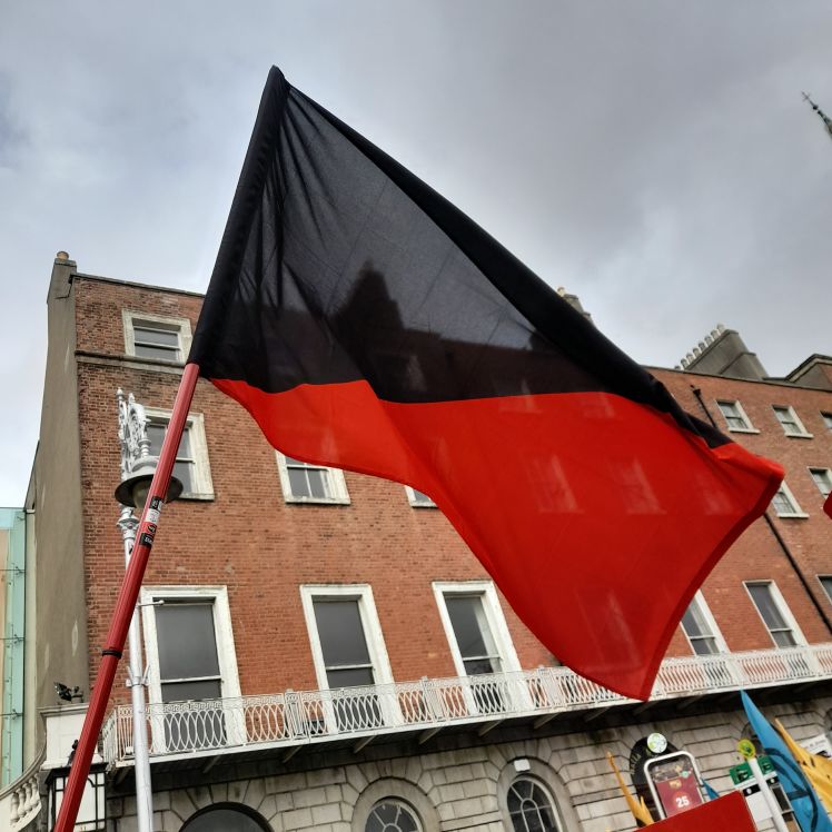 Irish Anarchist Network was present at today's solidarity march. We will not tolerate fascists in our streets! When migrants rights are under attack, stand up and fight back!

#Ireland4All #Irelandisnotfull #irelandForAll #Ireland #anarchism