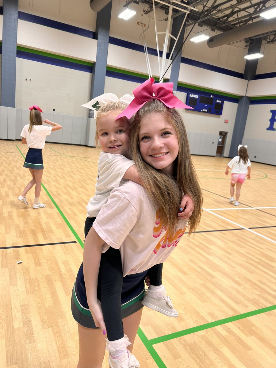HofiusCheer's tweet photo. We had the most fun this morning at our annual Hollering Hawks Cheer Clinic. Thank you to everyone who came out to support Hofius Cheer! We can’t wait to see you again next year! 💚📣💙📣@HofiusKISD @KleinISD https://t.co/GUzHH4ZAnb