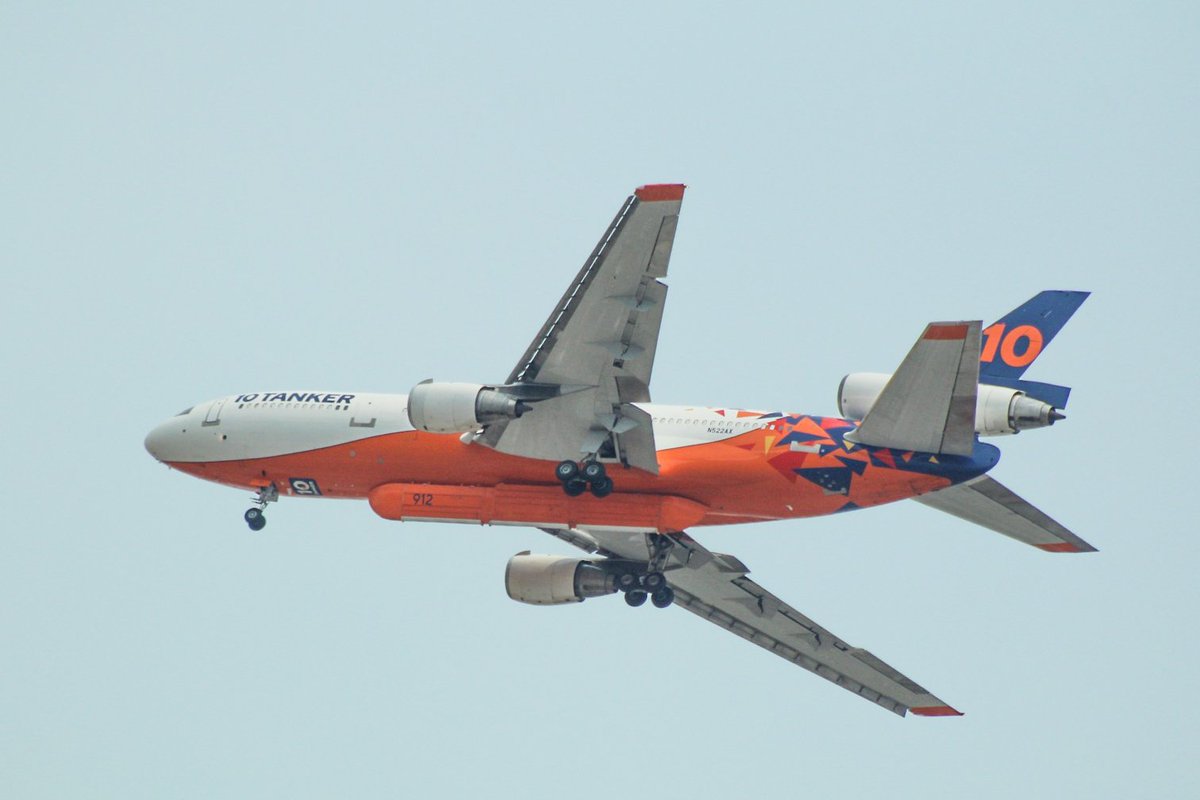 rorrocp's tweet image. Full operaciones aéreas para el combate de los incendios forestales desde el Aeropuerto Carriel Sur.