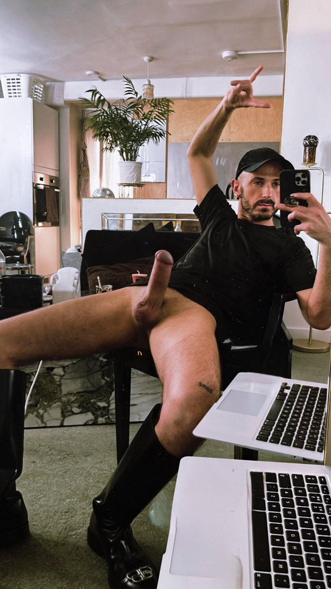 WHO IS GOING TO <a href="/hardonlondon/">Hard On</a> TONIGHT? DM ME!