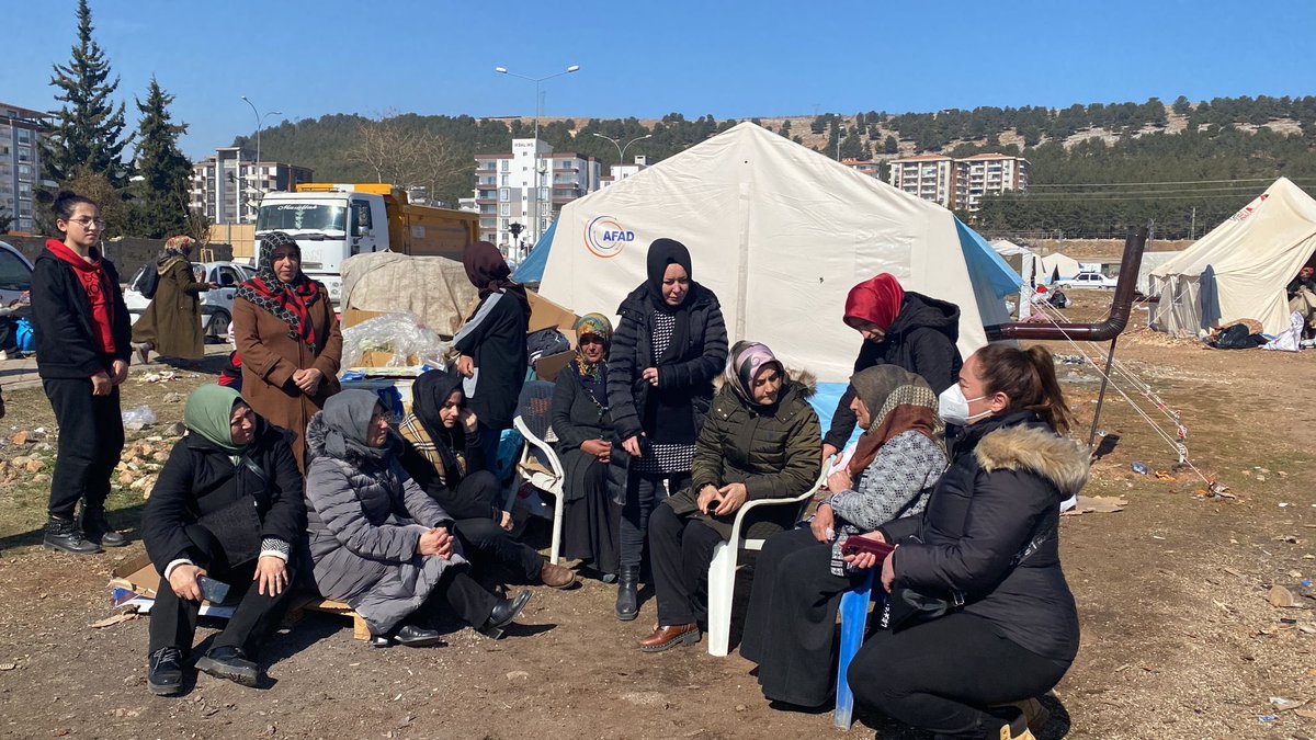 akkadinistanbul's tweet photo. 📍Adıyaman

Yüzyılın afetini yaşayan depremzedelerimize destek olmak için, kadınlarımız ve çocuklarımız için biz buradayız.

Bir çocuk gülüşü her şeye değer...🌹 https://t.co/wksgnO1TL4
