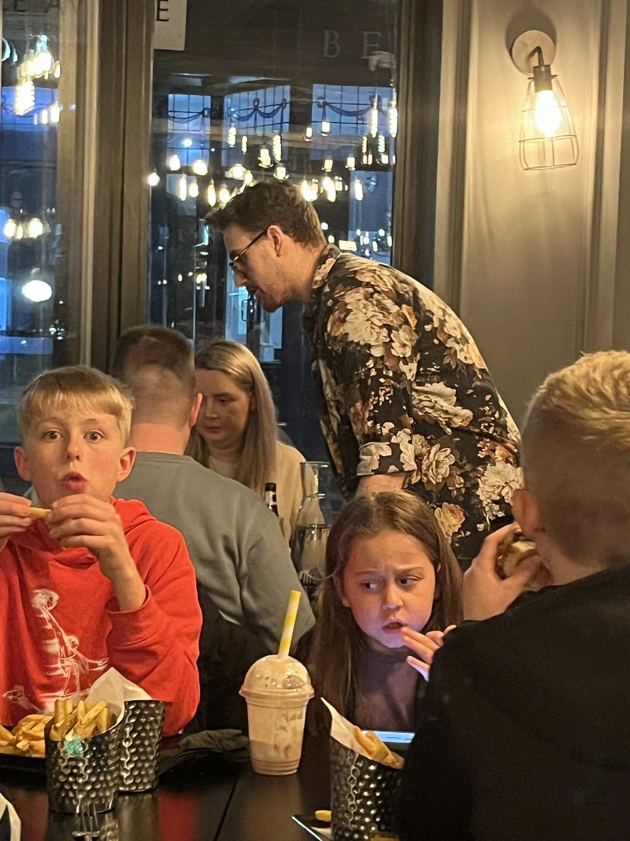 Serving at garrards tonight <a href="/bushontheradio/">Andy Bush</a> ??