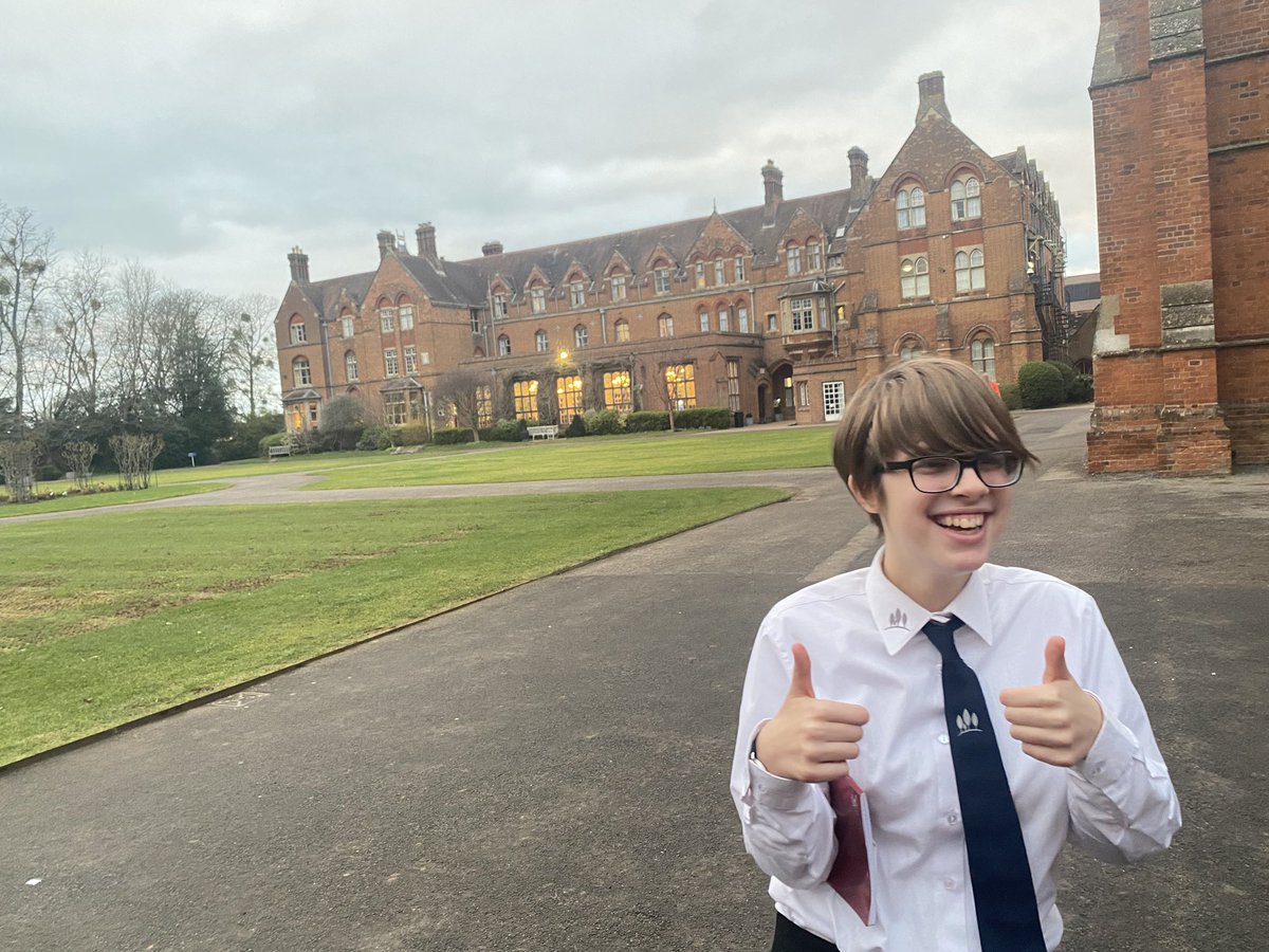 Head4094's tweet photo. In all the busyness of last week I forgot to tweet that Langtree entered a team in the Oxford Union School Debate Competition. We were the only state school and many of the teams were made up of sixth form students - but our team of year 10 debaters more than held their own. https://t.co/9siTSMOYca