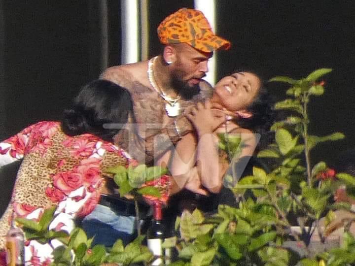 KioshiWarrior's tweet image. I found this picture in 45 seconds from a Google search. Y’all just don’t care. Say that instead of making it seem like we’re the problem for holding him accountable. Now I’m done.