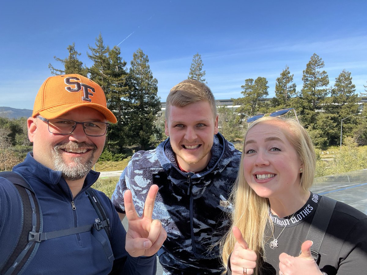 <a href="/wojtaaa/">Vojtech Klimenta</a> neuvěřitelný :) potkali jsme se tu s Čechy a fanoušky jak <a href="/Alisczech/">J Alisczech Brezina</a> tak prý moji skromné tvorby. Příjemný pokec.