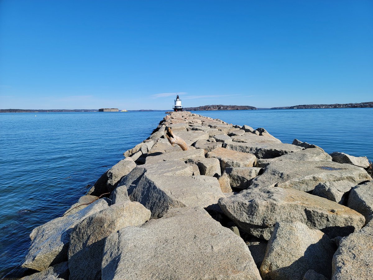 pford007's tweet photo. We found a #lighthouse! Of course, the shortest in the state! #springpoint #MarriedLife #LoveToday #SaturdayMotivation https://t.co/9cwb6HrWAc