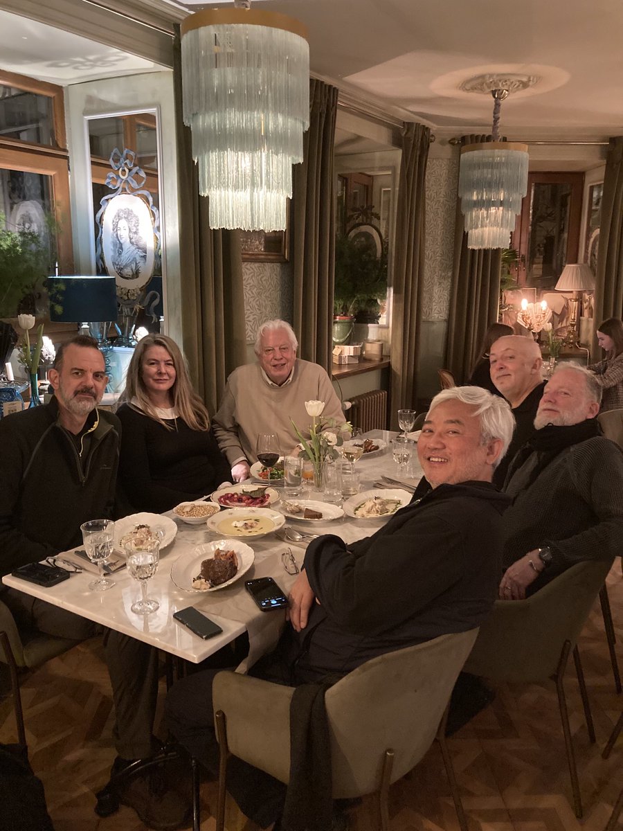 JohnSimpsonNews's tweet image. At a classy but remarkably inexpensive Kyiv restaurant, a rare gathering of some of my most legendary colleagues: Nik Millard (cameraman), Ferle Davies (producer), me, Joe Phua (cameraman), Jeremy Bowen, Fred Scott (cameraman). 200 years’ experience round a single table.