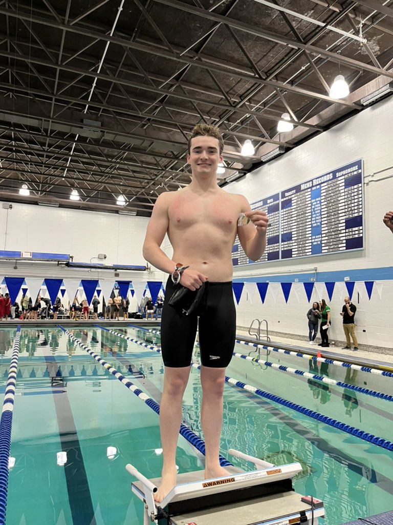 Congrats to Reese Boecker taking 5th in the 50 free with a new lifetime best time of 21.99!! 🎉🎉