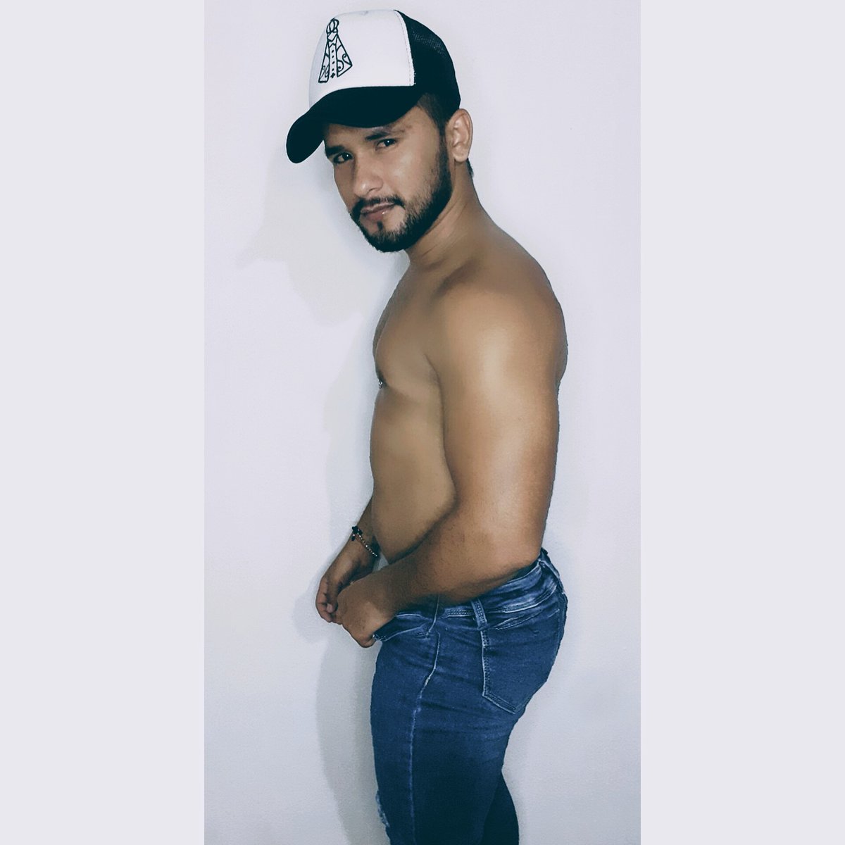Alfredomarval03's tweet photo. 😈😏 @EventosGayMed https://t.co/R1AycrZI49