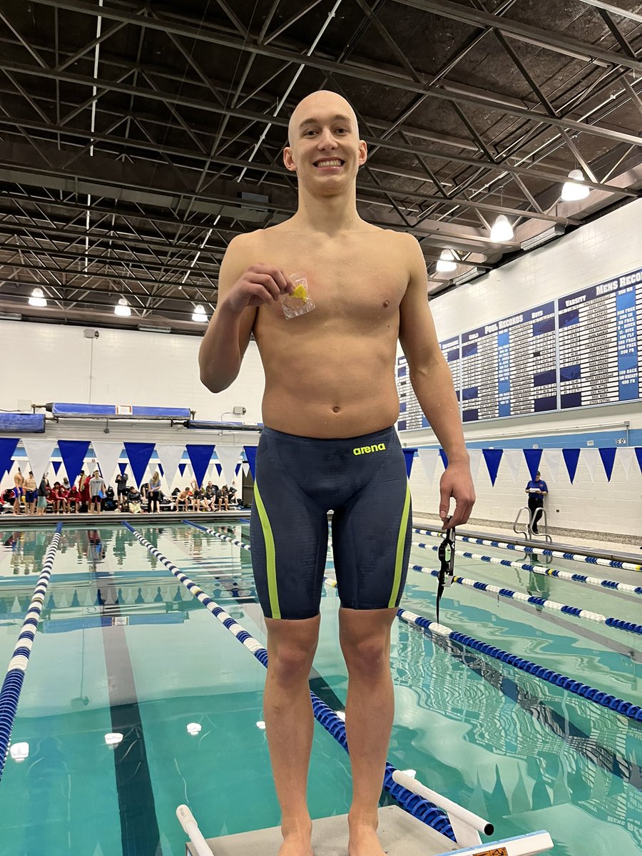 Congrats to Luca Zdravkov for going 3rd in the 100 free with a new lifetime best 48.94🎉🎉