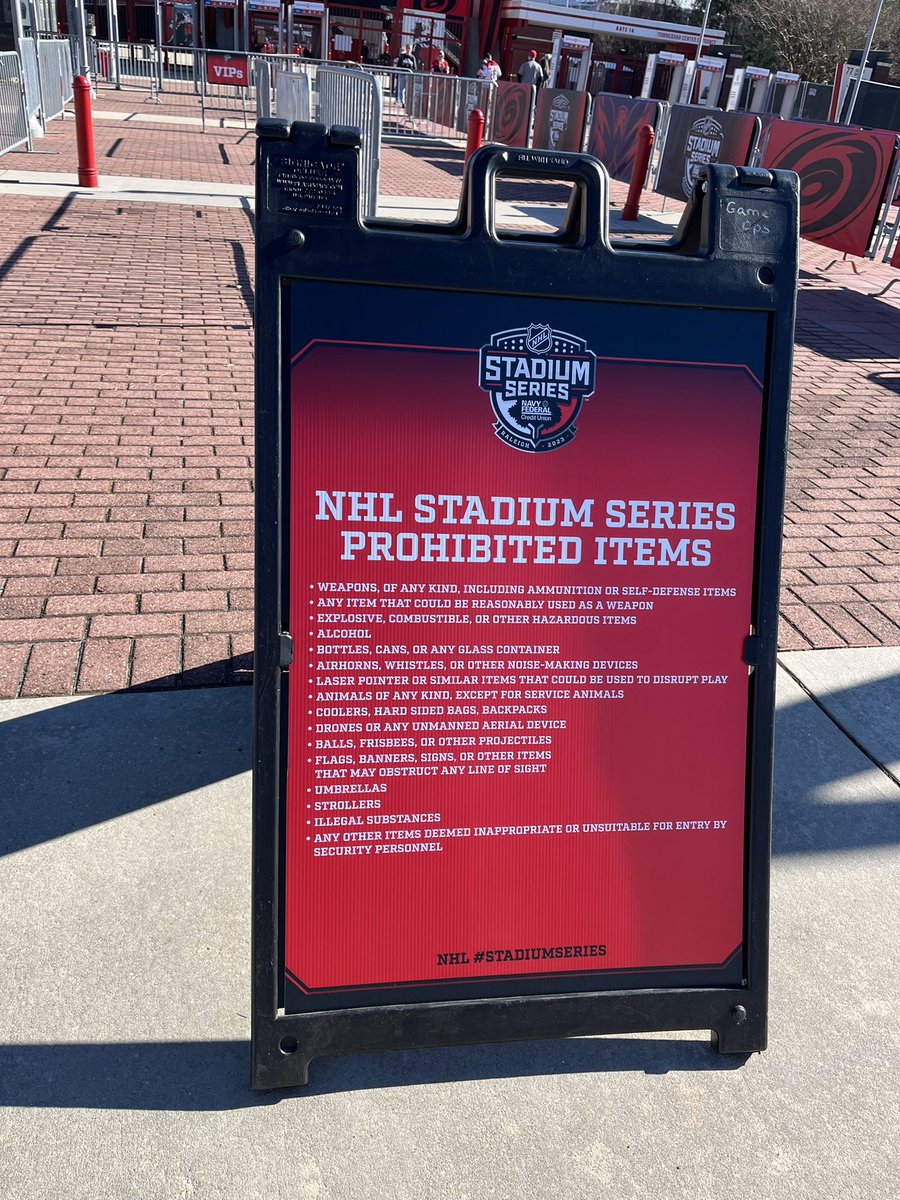 joeydoster's tweet photo. #stadiumseries #knowbeforeyougo #canes #caps #ncstate #carterfinley https://t.co/YOrFnuxsdw