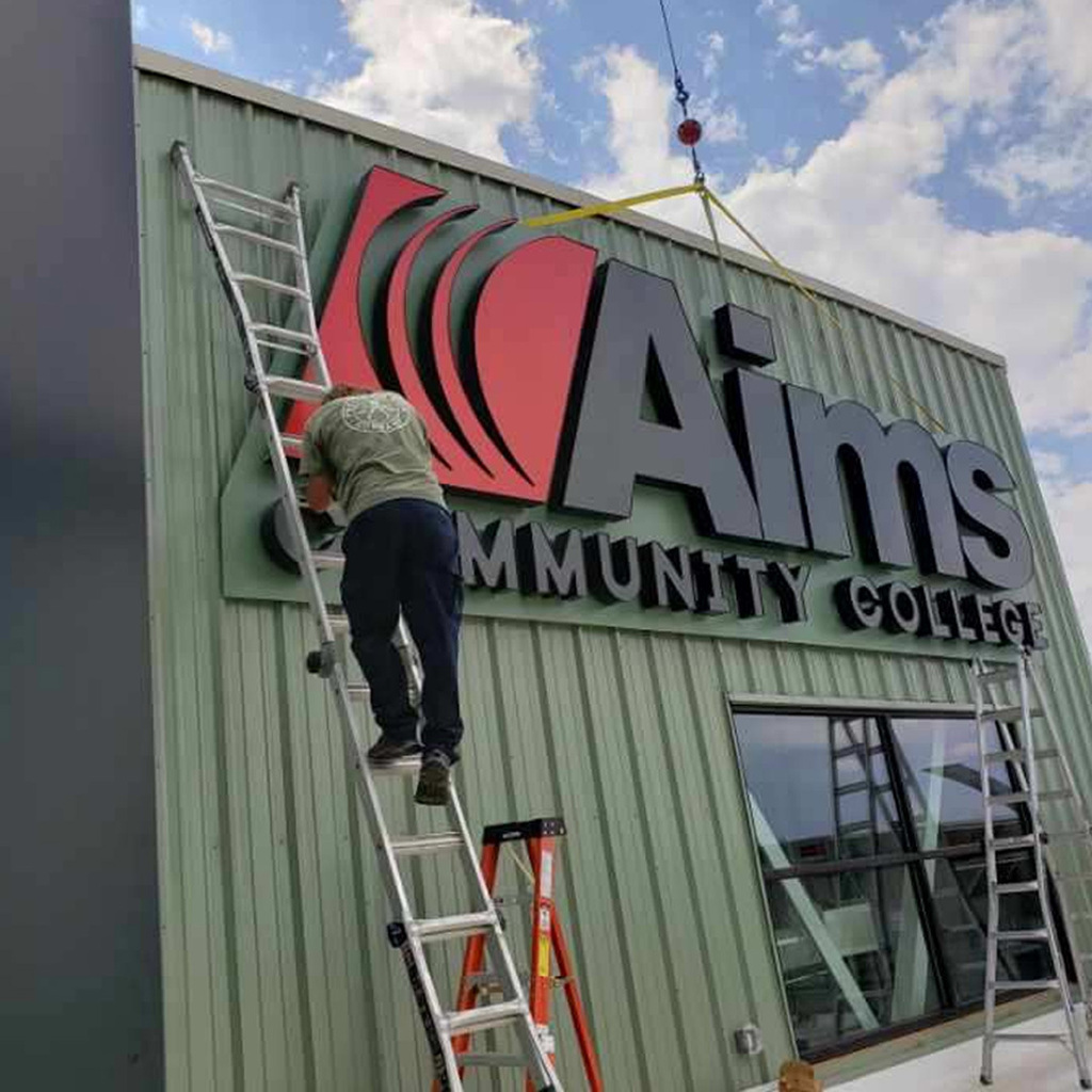 SignsRedmond's tweet photo. Don't risk your safety with DIY sign repairs! Let us help you restore your sign to its best appearance while keeping you secure. Contact us today! #safetyfirst #signexperts #signarama #signrepair https://t.co/hyREdQtFBz https://t.co/2z8CBMPe7K