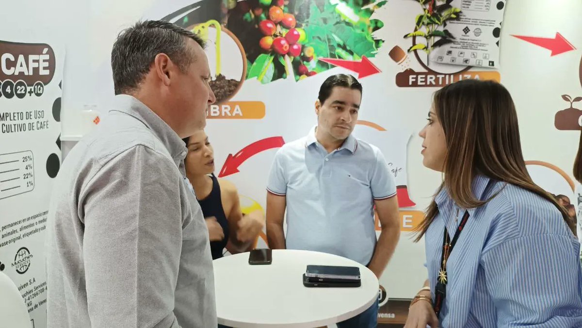 PequivenAMC's tweet photo. Culmina la "1era Feria de Cafés Especiales del Zulia" con la visita de Mary Nava, Dir. Comercial #Pequiven en compañía de Jesús Manzo, Gte. general #CPAMC y el Gral. Régulo Higuera, Gte. general #Corpozulia, para que continuar expandiendo la producción de café.
 
@PrensaPequiven https://t.co/0sa9nKO91B