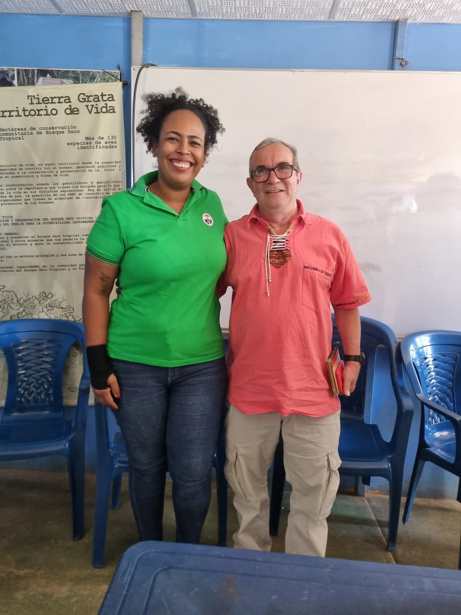 PALOMINERA's tweet photo. Agradecida con los compañeros de Comunes por la invitación a Tierra Grata. Un diálogo que nos acerca en este proceso de reconciliarnos social y políticamente para generar los procesos de transformación que el Cesar requiere... Porque esta tierra #EsNuestra! https://t.co/6hRp85igcA