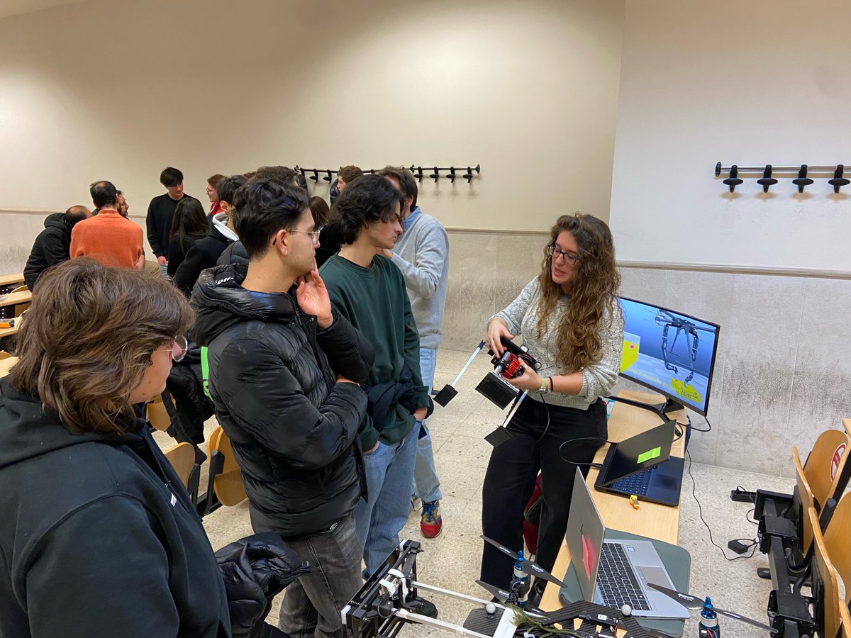 PRISMALabUnina's tweet photo. #opendays2023 #orientamento #matricole #futuro #unina #automazione #robotica
Viviana Morlando, Pierluigi Arpenti, Jonathan Cacace e @RuxFabio del #PrismaTeam per le giornate di Porte Aperte 2023 della Scuola Politecnica e delle Scienze di Base - UNINA Federico II. https://t.co/Qvvg8p3FFk