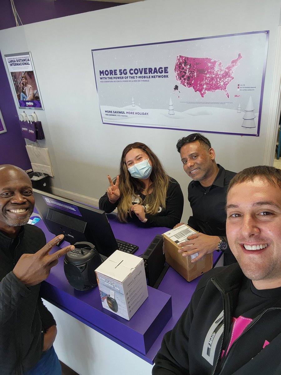 Tax season firing🔥 up at High Speed in Carol Stream!!! <a href="/LizMorelos3/">Liz Morelos</a> <a href="/WinstonAwadzi/">Winston Awadzi</a>