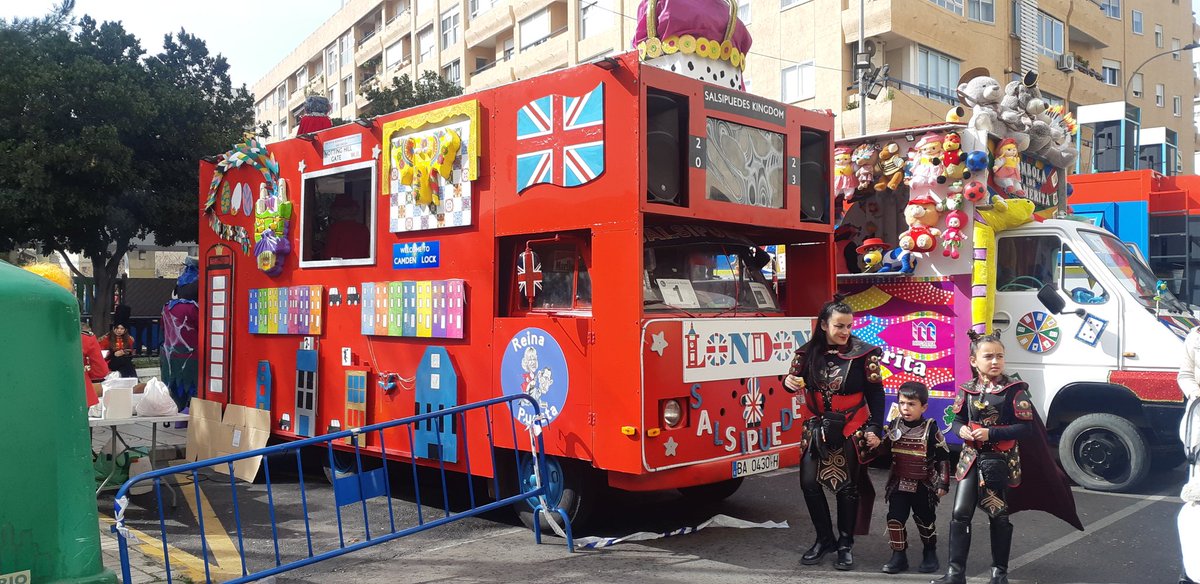 ibercaja's tweet photo. ❤ El mejor de los ambientes toma todos los rincones de Badajoz con el desfile de artefactos y el Carnaval de calle. ¡Vamos!

#CarnavaldeBadajoz2023 @CarnavalAytoBad https://t.co/3efUxjAWGW