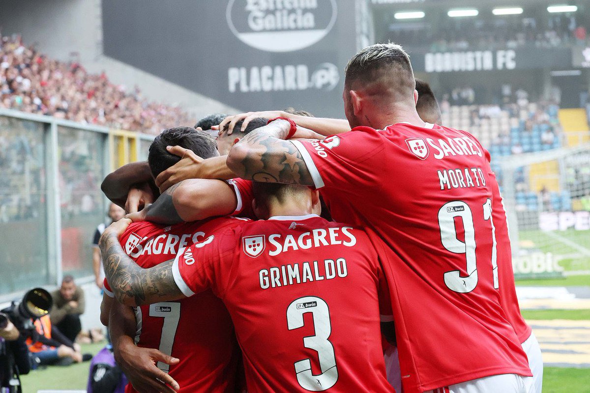 🔜 O Benfica recebe o Boavista, na segunda-feira (21h15), na 21.ª jornada da Liga Portugal Bwin 🔴⚪️

Na primeira volta, no Bessa, vencemos por 0-3, com golos de Morato e João Mário (2), num jogo que marcou as estreias de António Silva, Ristic e Aursnes de águia ao peito! ❤️🦅