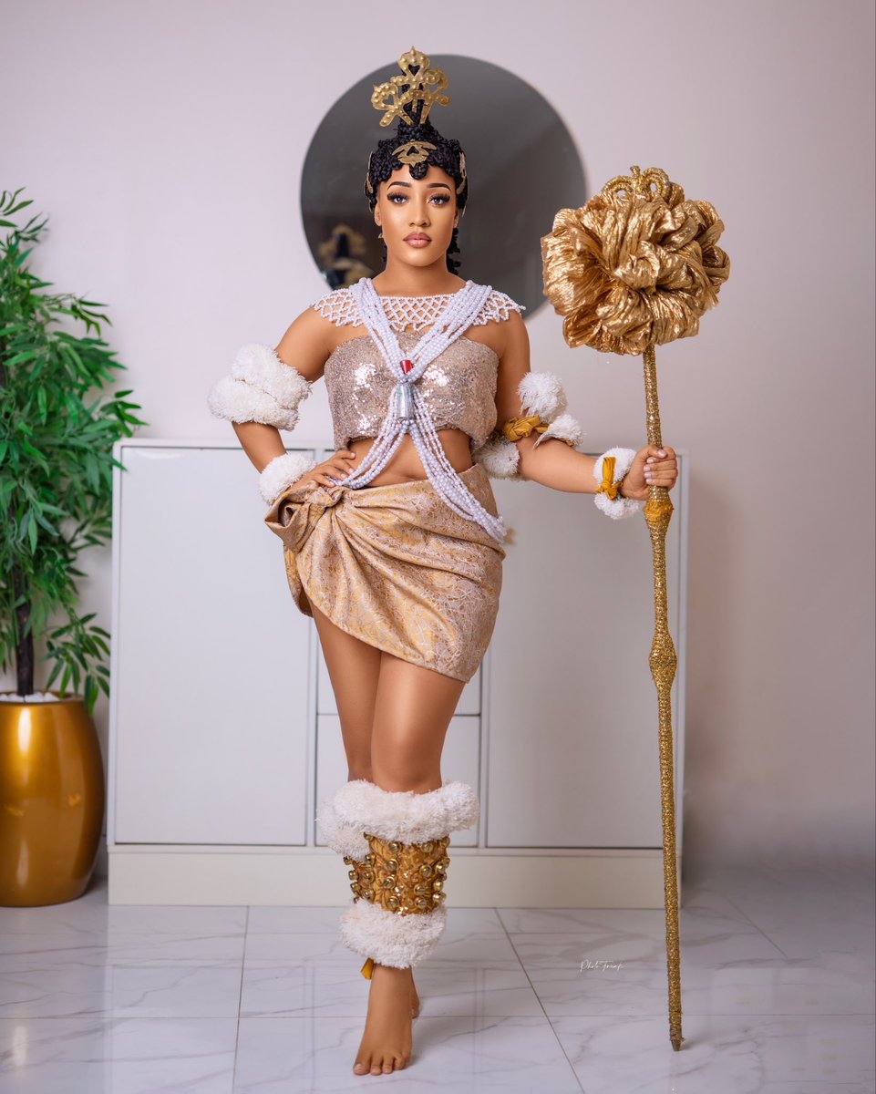 Yvonne_Godswill's tweet photo. AKWAIBOM ISONGO!!!

Party ready in our Native attire💯. 
A proper Akwaibom beauty here. 

PARTY STUNNER YVONNE out to blaze everywhere UP. 

#bbtitans #yvonne https://t.co/SILs9lo5sJ