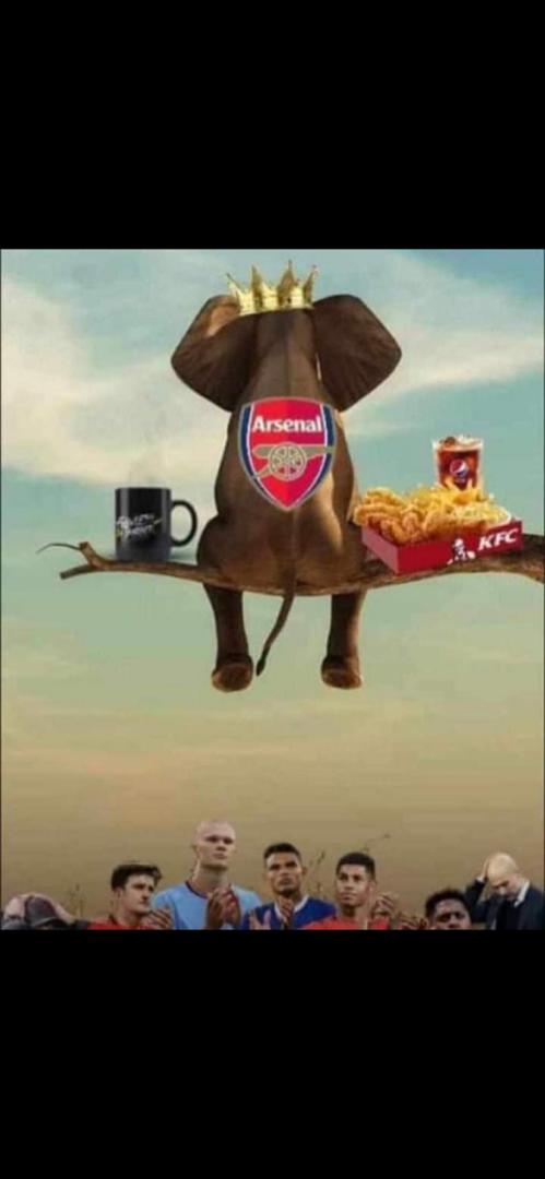 IsaiahJuuko's tweet photo. @stacustic @mkbernz @EmmaMuwonge1 @duece256 @andrewkabuura @idringp @KiryowaKk @AKasingye @SamsonKasumba we are here enjoying evening tea and kfc. Elephant eyongedde okulumya abayaye #topoftheleague https://t.co/bzDIlHi4Ws