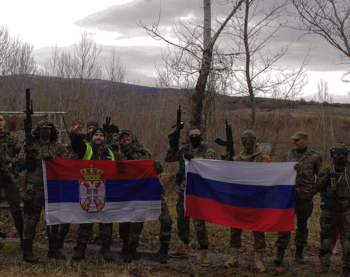 Сербы и Русские братья навек! Победа будет за нами! Работайте, братья! Бог хранит Россию и Сербию! 🔴🔵⚪