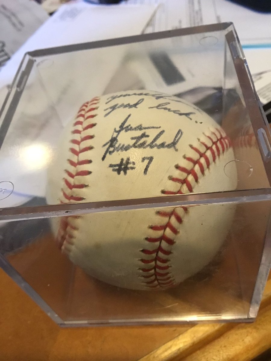 Markhoyle4's tweet photo. How often do you see a Juan Bustabad auto in the wild @RickCanale @RuzzDawXO @GlobeChadFinn @MarkArmour04 @RounderRedSox @JPPlunkett @yazfan71 @ShaneKatz73 https://t.co/7U6zlNUibv