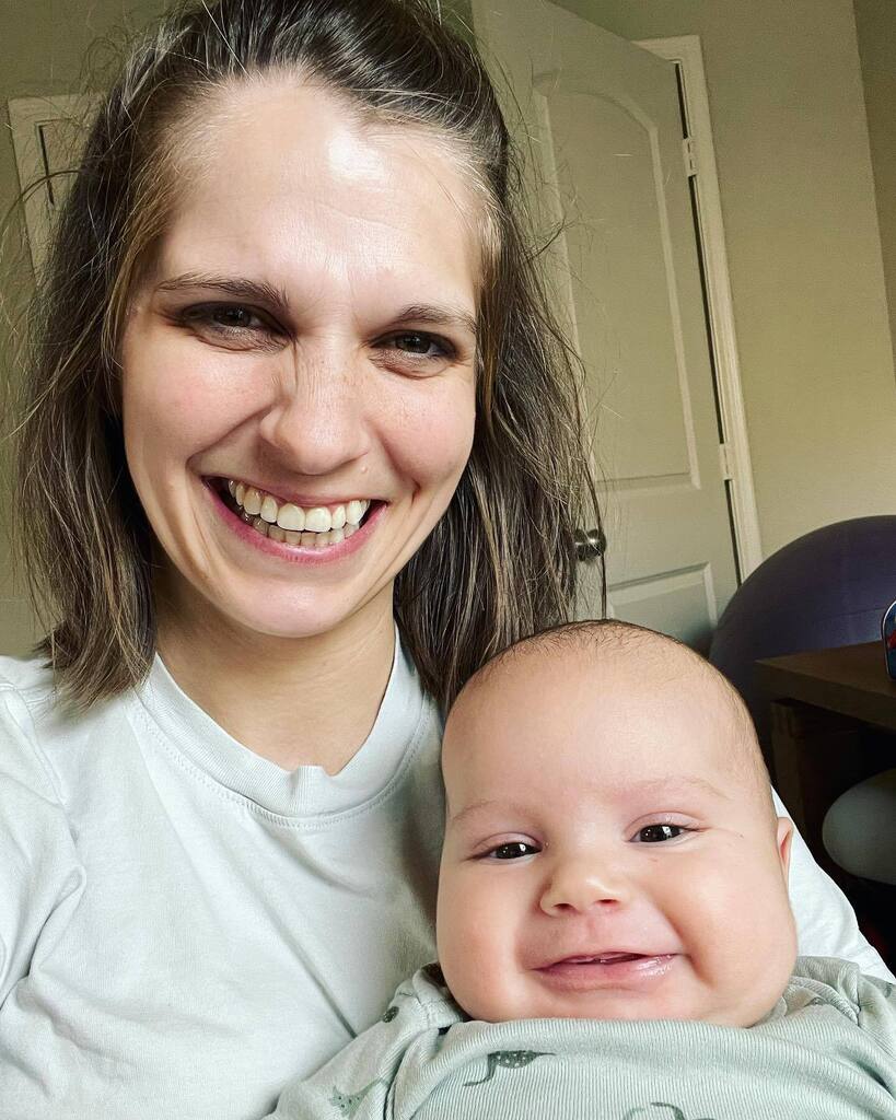 abbydflowers's tweet photo. This cutie makes it really hard to get school work done. 😅🥰 I’m in the home stretch though, in May I will officially be done with my Masters👩‍🎓 https://t.co/yzAl6pBaKC https://t.co/zri4anM8tN