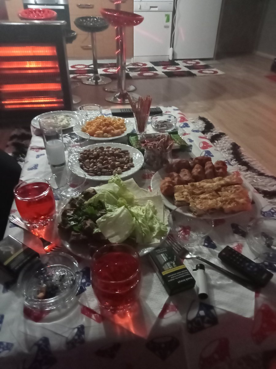 Yine bı cumartesi yine dostlarla eğlenmek isteyen çiftleri beklerizzz çıkın çıkın gelinnn...❤️‍🔥❤️‍🔥❤️‍🔥😎😎😎