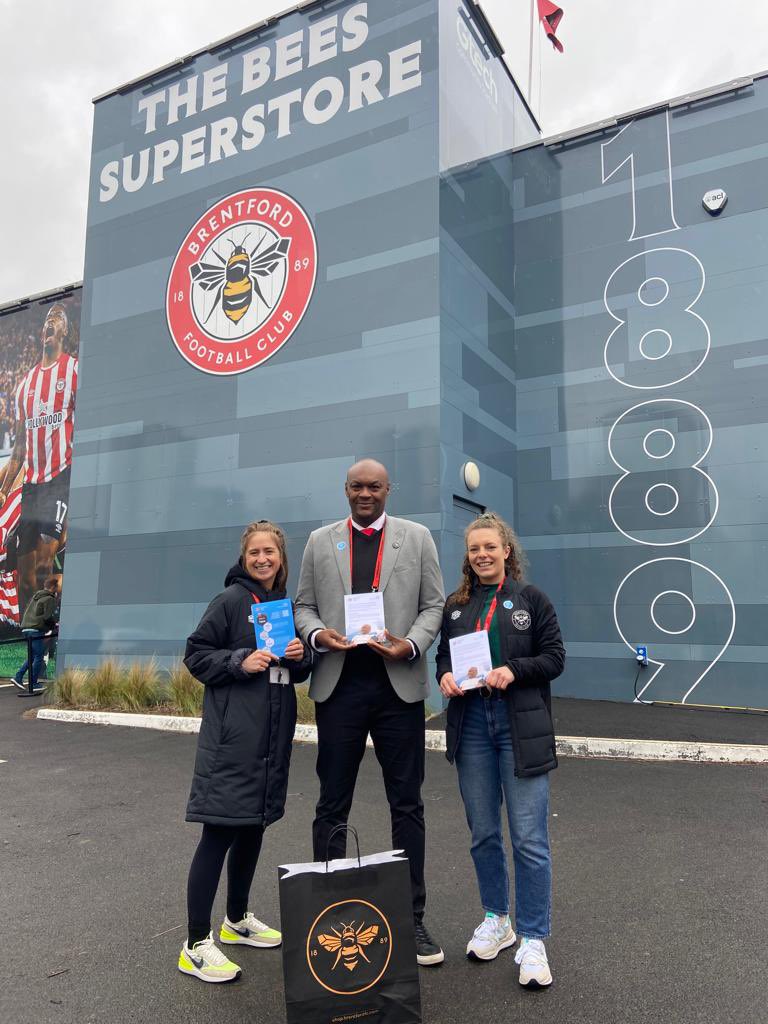 hannahbarnett16's tweet photo. SO good to have @BrentfordFCCST #beeAHero campaign feature @BrentfordFC GTech Stadium today! Thanks to everyone for your support! Especially @mrmarcusgayle for rolling his sleeves up! https://t.co/Q72YVFTxwp