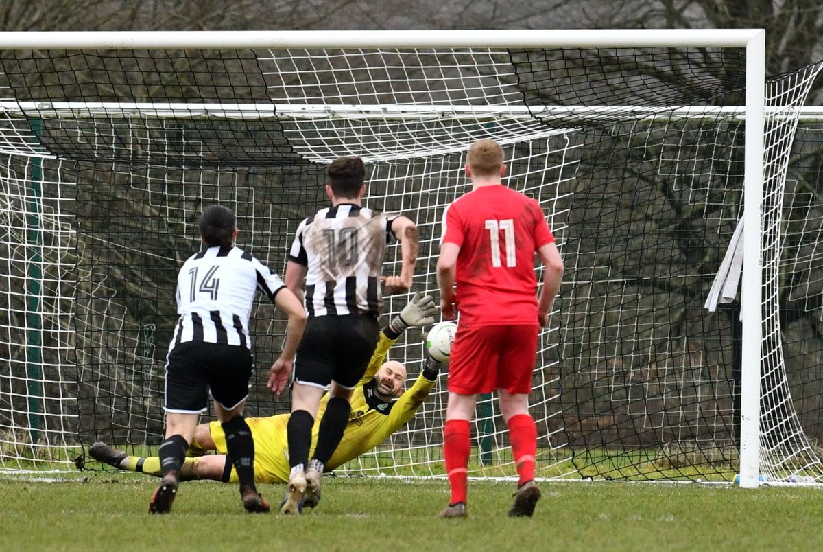 dorward_nick's tweet photo. Fantastic win. 4 goals for the home side, 2 red cards for the visitors &amp; a brilliant penalty save with Reevo! @GlastoGazPonty @GJDTaylor @PontardaweTown https://t.co/CdC0ZI5lXO