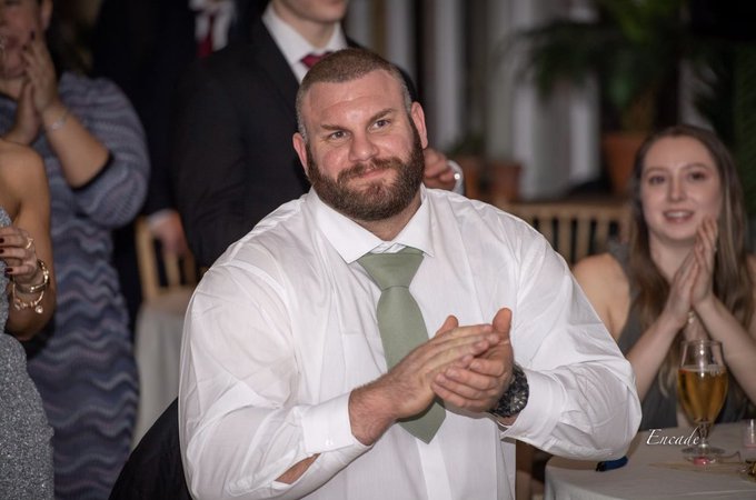 Mr Smiley ?

#gaybeardedmen #gaybearded #gayhairymen #gaydaddy #gaybear #gaybears #gaybelly #hairybear