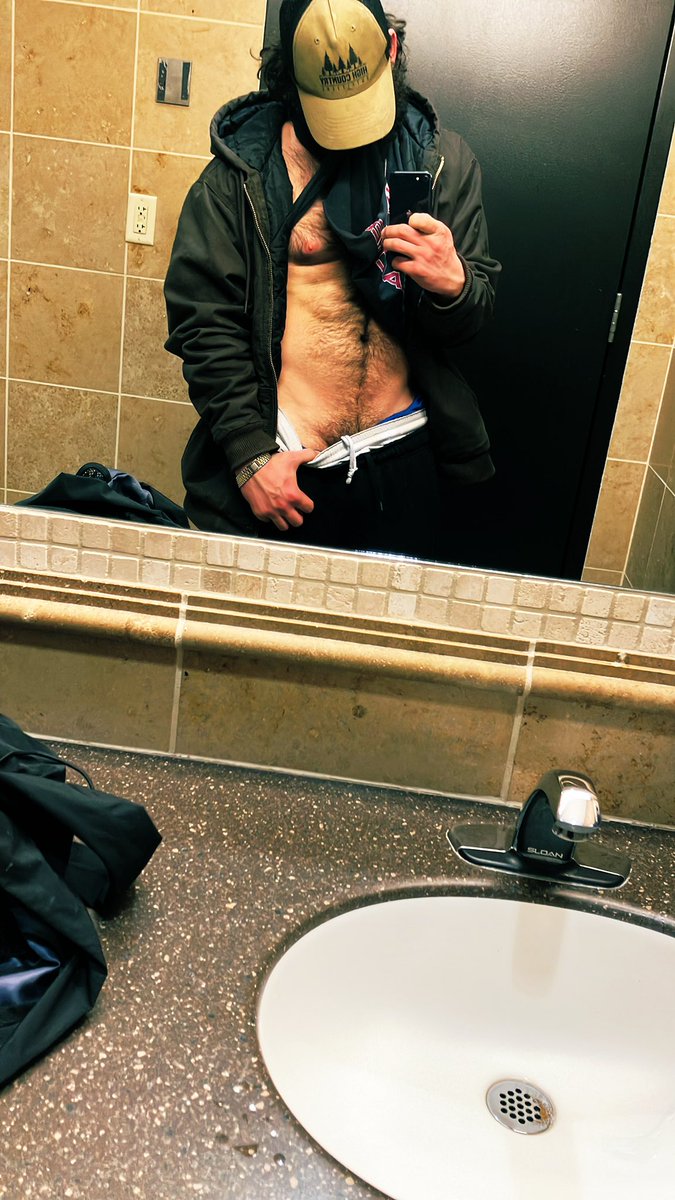 DaddyG_1718's tweet photo. DADDY G IS BACK AND WILL BE LIVE FROM 2PM-4PM! (Central time) trying to raise some money to help me get back on my feet… ANY LITTLE BIT HELPS! Cashapp: $daddyg1718 Venmo: daddyg_1718
 BAD ATTITUDES WILL BE  🥾 ANY THINK OF THIS AS A FUNDRAISER VIBE #Share #daddy #retweet https://t.co/y0CTWUyF4n