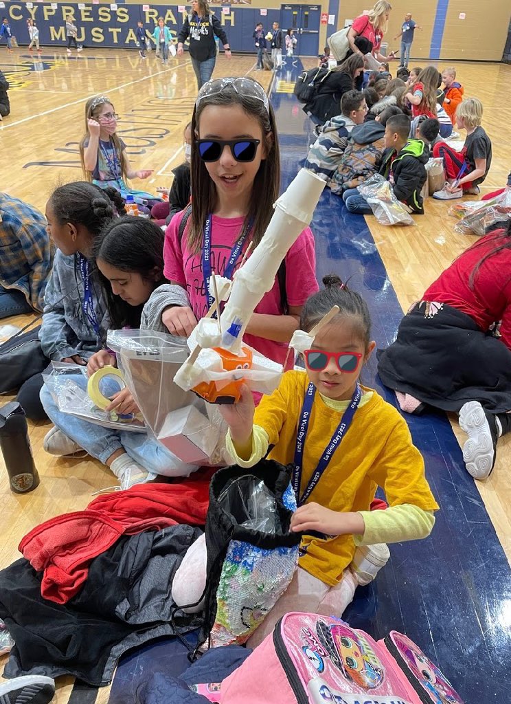 CFISD_Hancock's tweet photo. Some of our Hawks were caught soaring at @CyRanchHS for #DavinciDay2023! So much creativity!  Thank you Mrs. Windham and Ms. Johnston for attending with our Hawks! @FelderTamera @CarrieAnneEd @Counselorette16 @3rdSJohnston #CFISDspirit #CFISDDVD https://t.co/Pvtj1uXnai