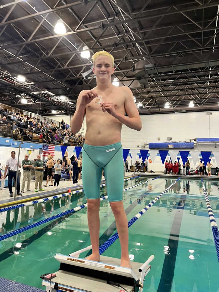 Congrats to Austin Kirkman taking 3rd in the 500 free with a lifetime best of 4:50. 98!!! 🎉🎉