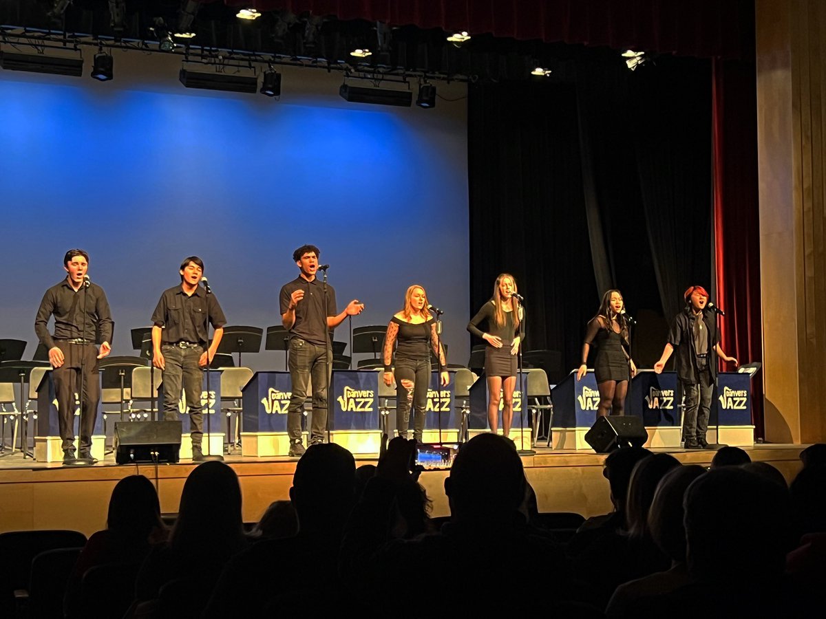 Our first official 22-23 performance as Vocal Alliance at the DHS Jazz and A Cappella Night!